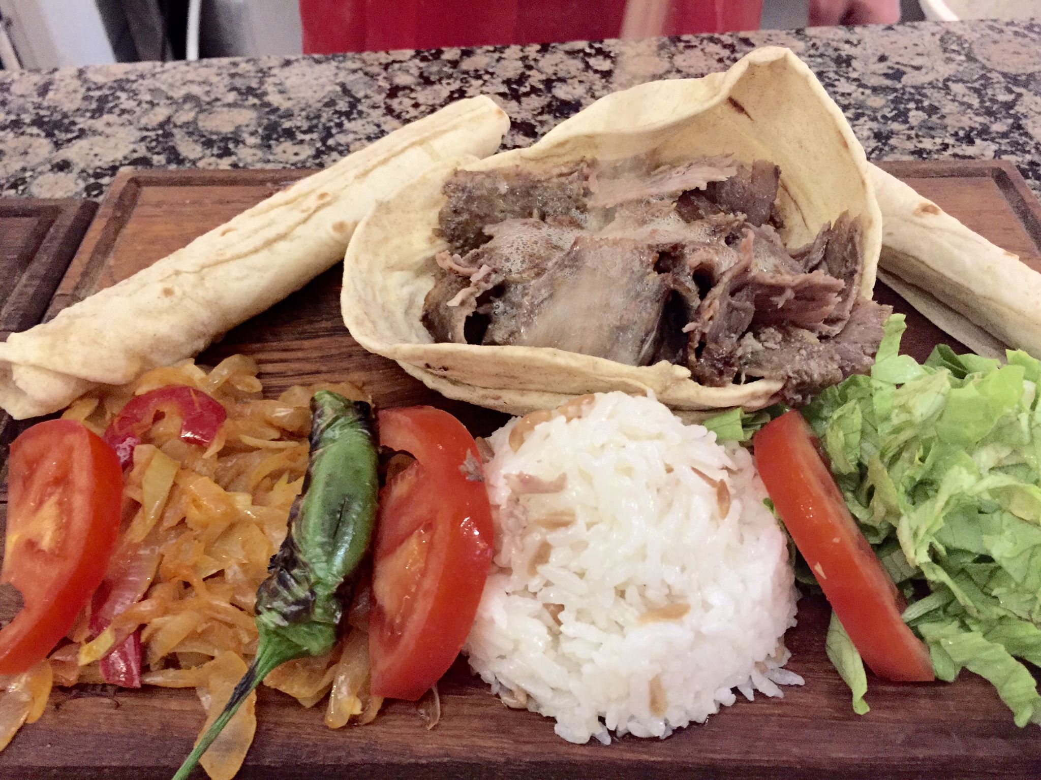 Akbıyık Döner - İyi Masa
