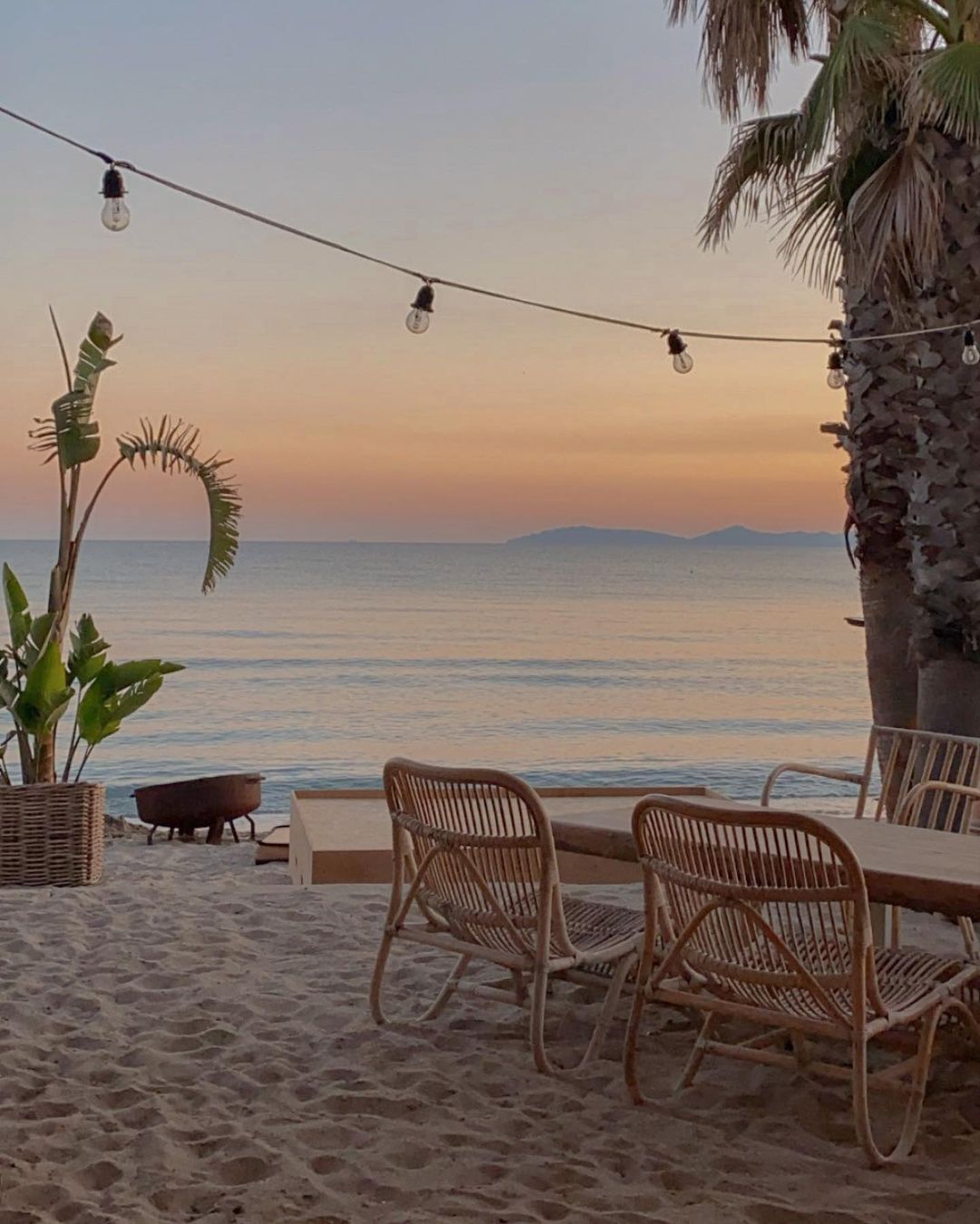 Before Sunset Beach - İyi Masa