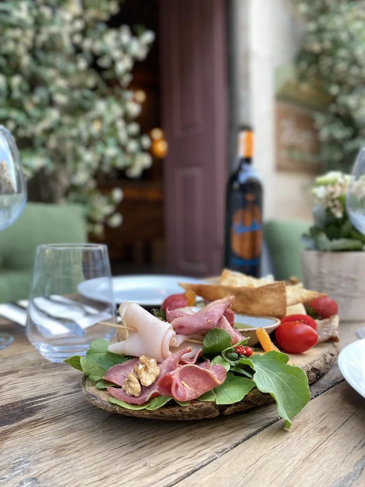 2 Kapı Restaurant Alaçatı - İyi Masa