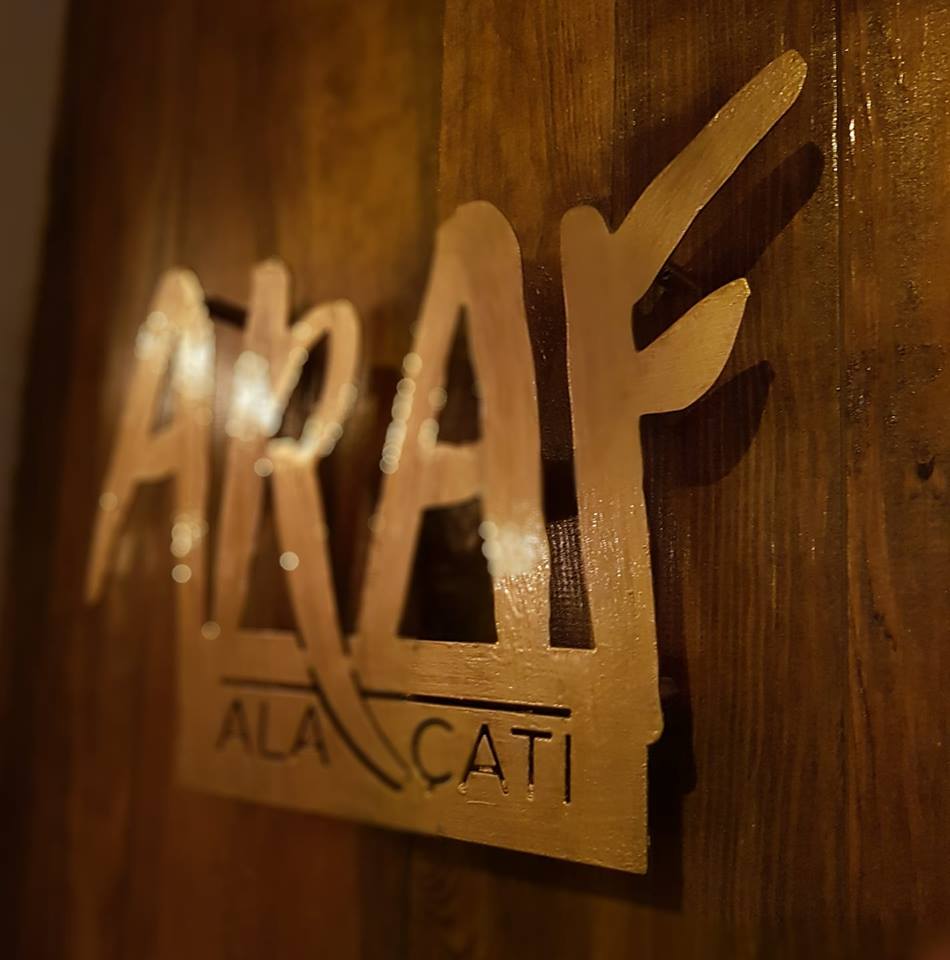 Araf Alaçatı - İyi Masa