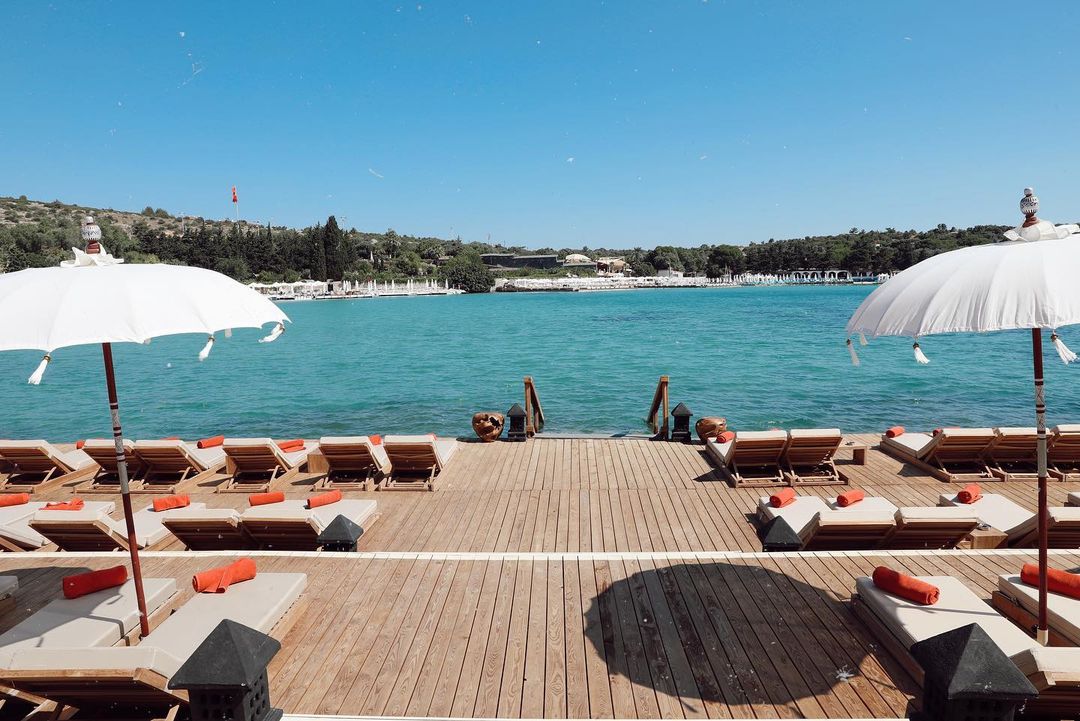 Yuzu Beach Ayayorgi - İyi Masa