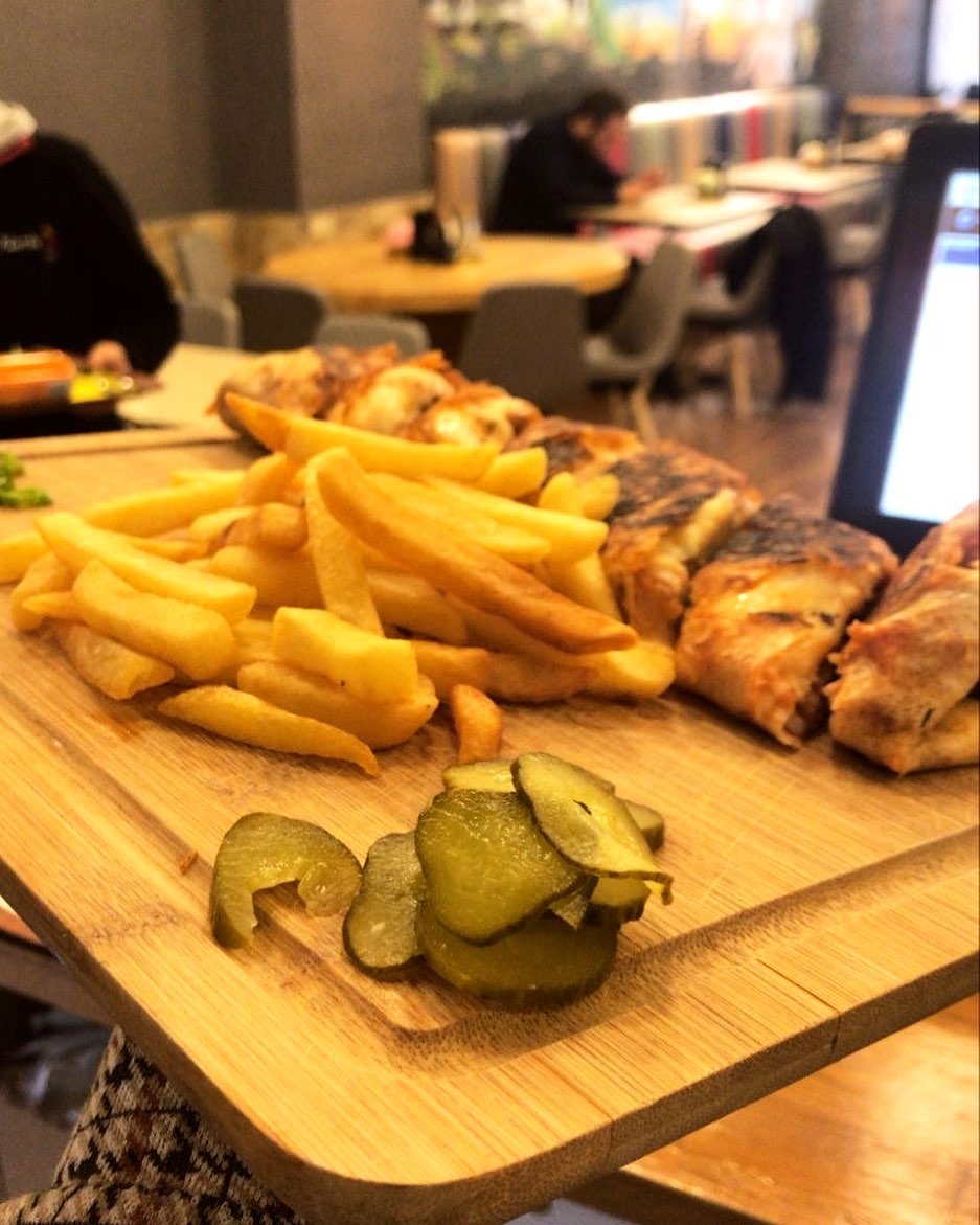 Harbi-Ye Döner - İyi Masa
