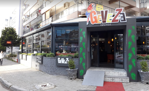 Geveze Lounge - İyi Masa