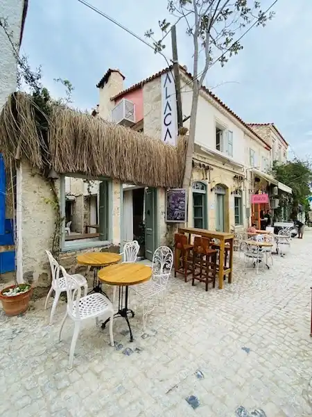 Alaca Resto Bar - İyi Masa