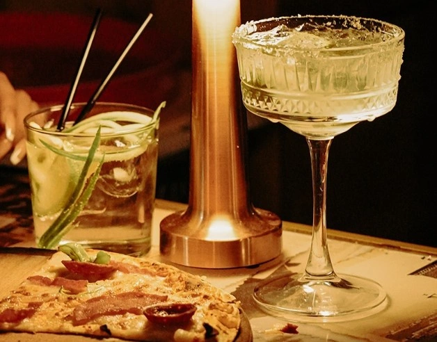 Alsancak Canteen Brasserie  - İyi Masa
