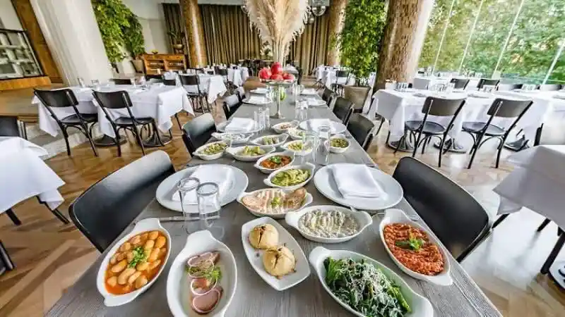 Alsancak'ta Uygun Fiyatlı Meyhaneler - İyi Masa