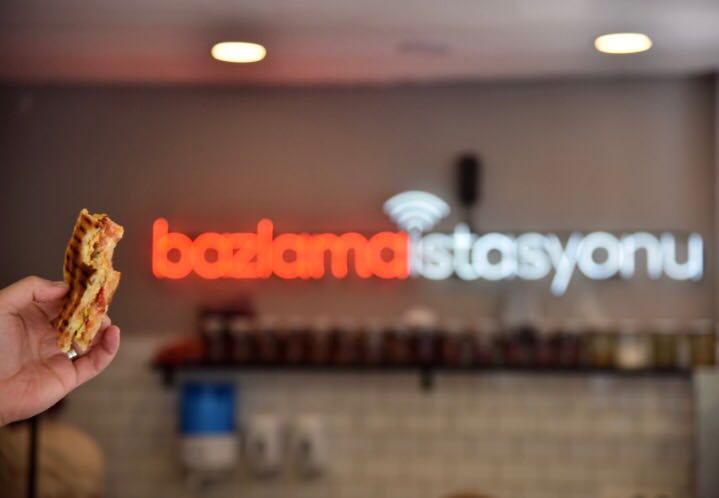 Bazlama İstasyonu Karşıyaka - İyi Masa