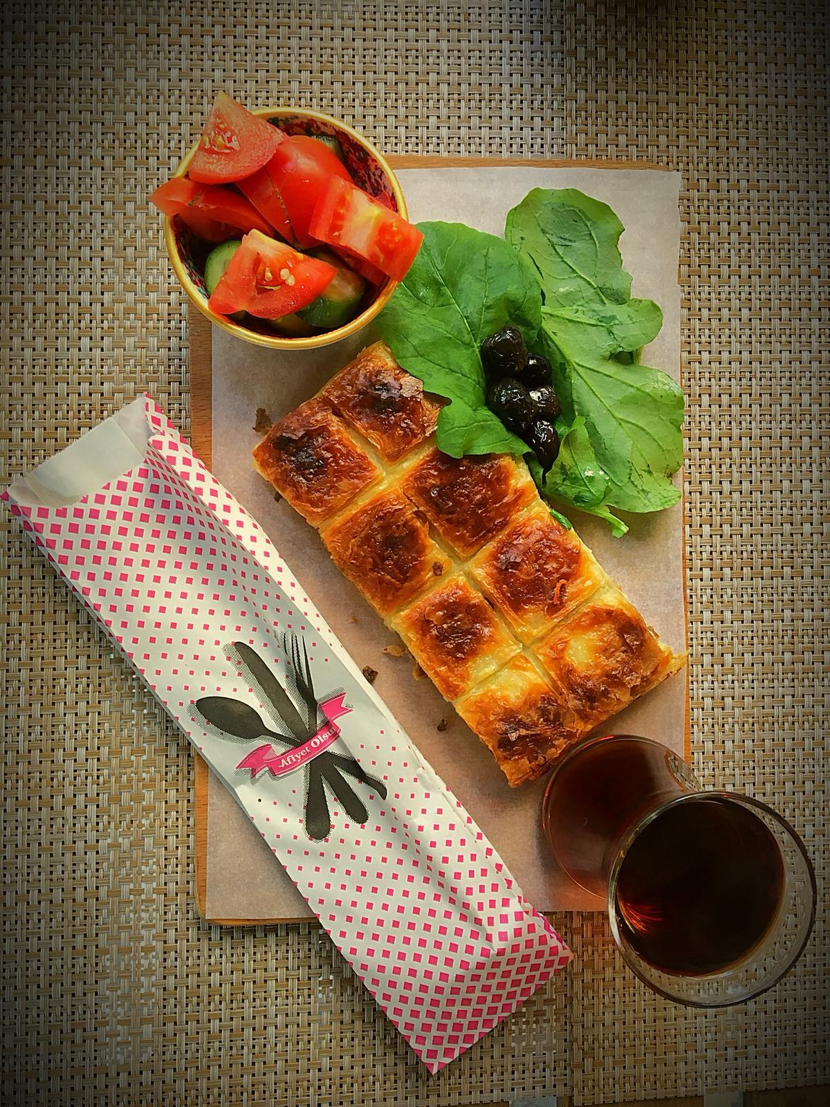Bi’Lokma Börek İzmir - İyi Masa