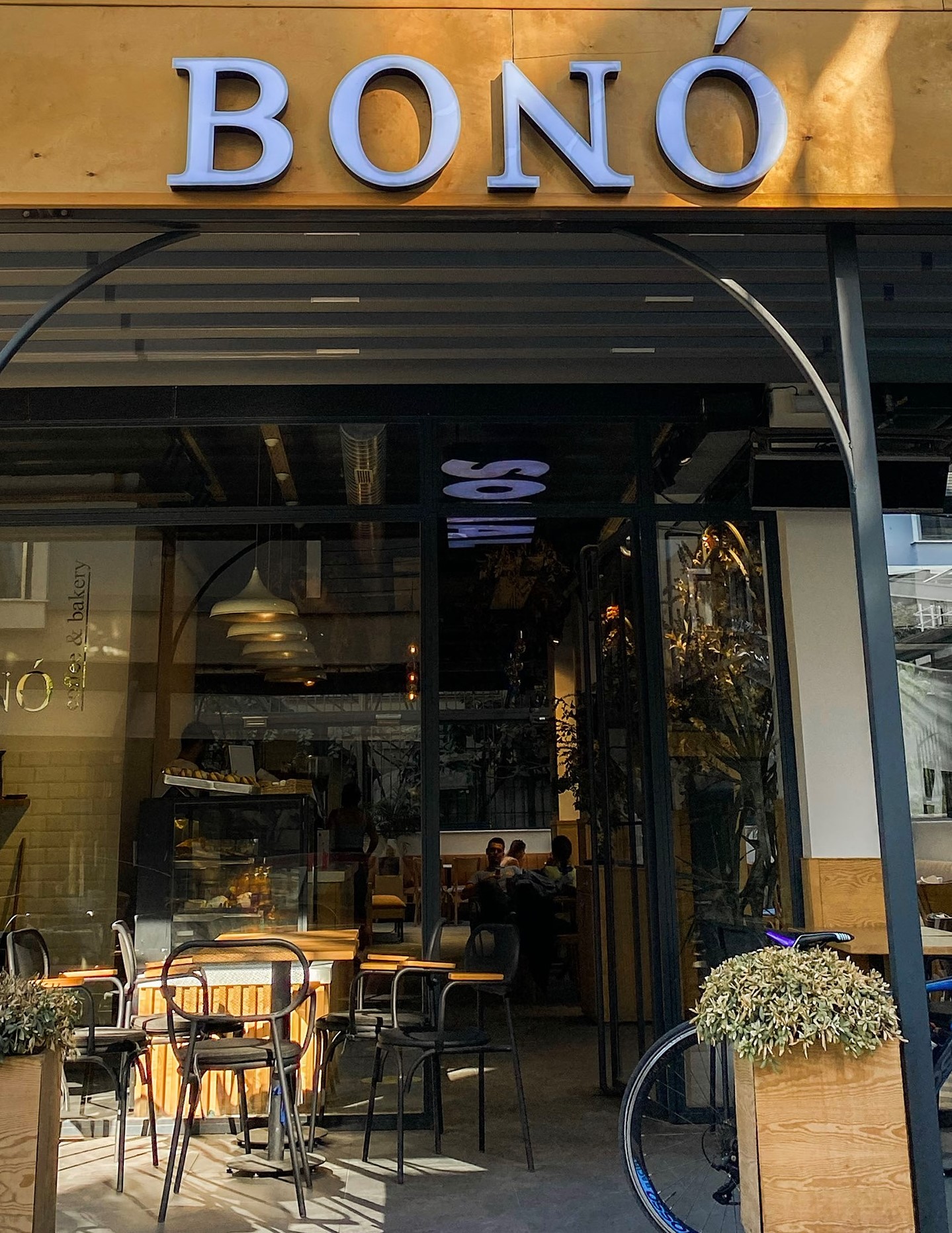 Bonó Coffee Bakery Bostanlı - İyi Masa