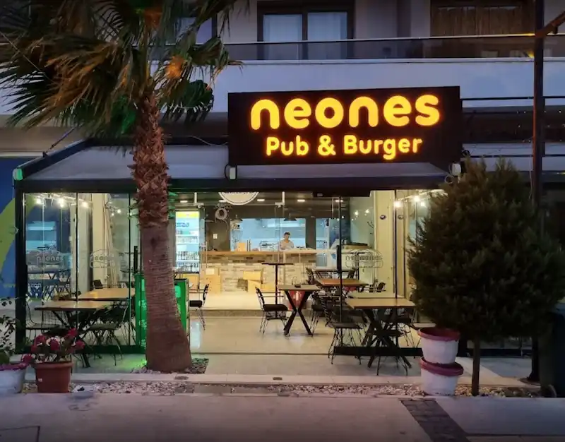 Neones Burger Bornova - İyi Masa