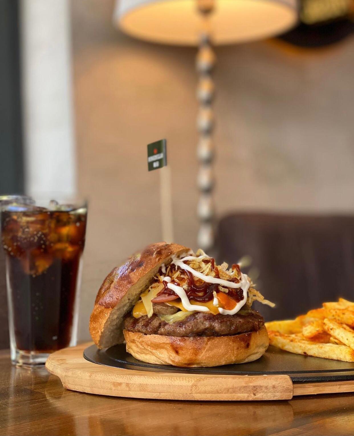 Burgerillas Alsancak - İyi Masa