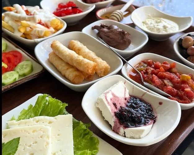 Özlem Köy Çiftlik Seferihisar - İyi Masa