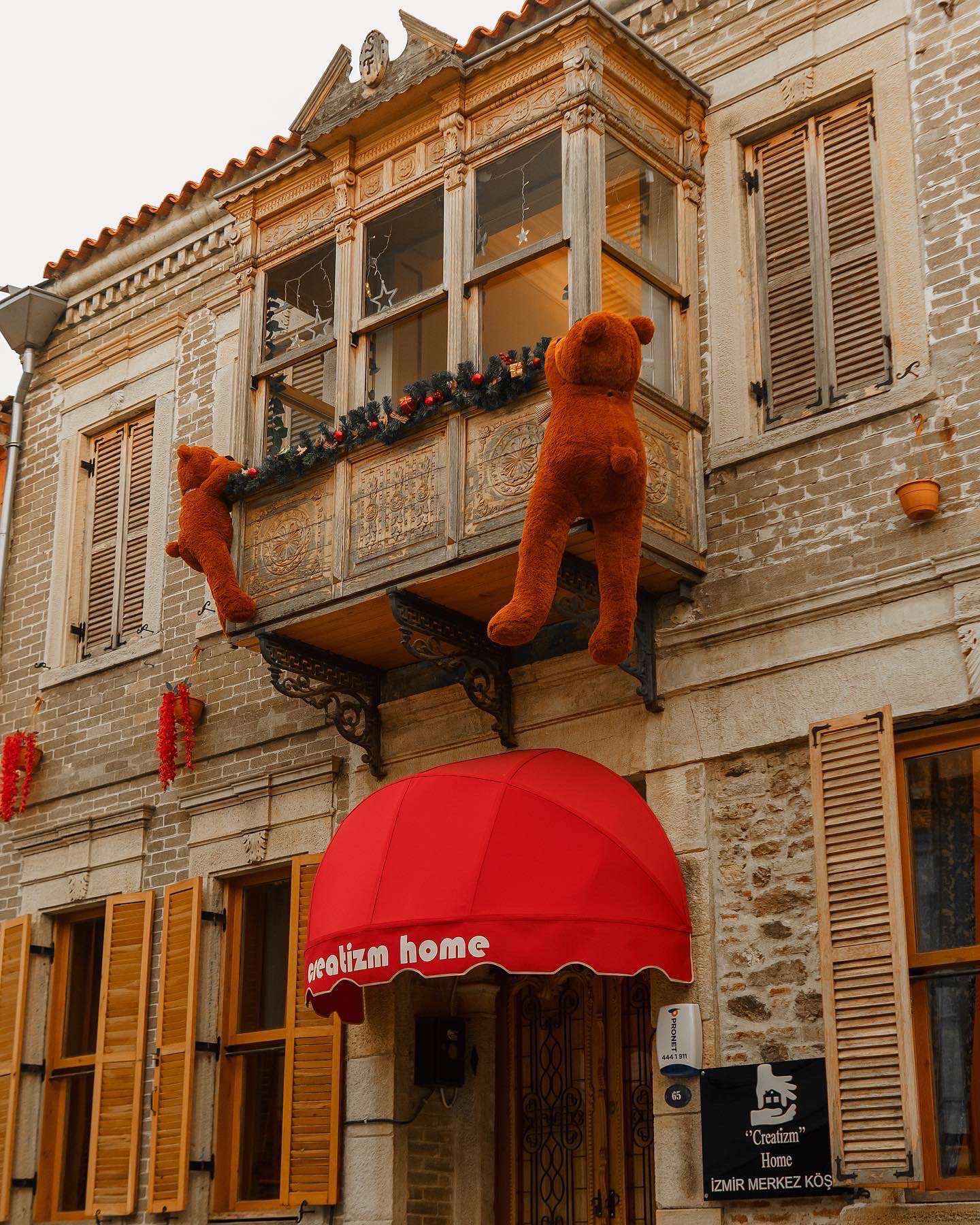 İzmir'de Sanat Dolu Cafeler - İyi Masa