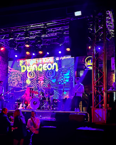 Dungeon - İyi Masa