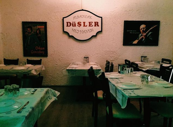 Düşler Meyhanesi - İyi Masa
