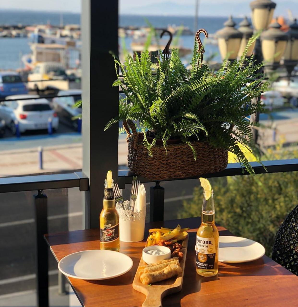 Dut Cafe Restaurant - İyi Masa