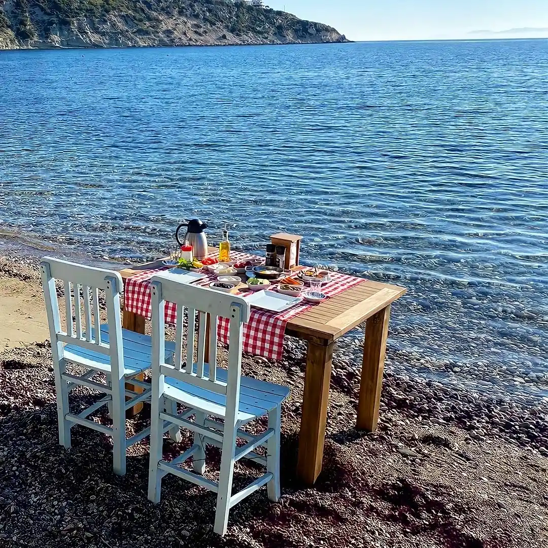 Ergin Pansiyon Restoran Karaburun - İyi Masa
