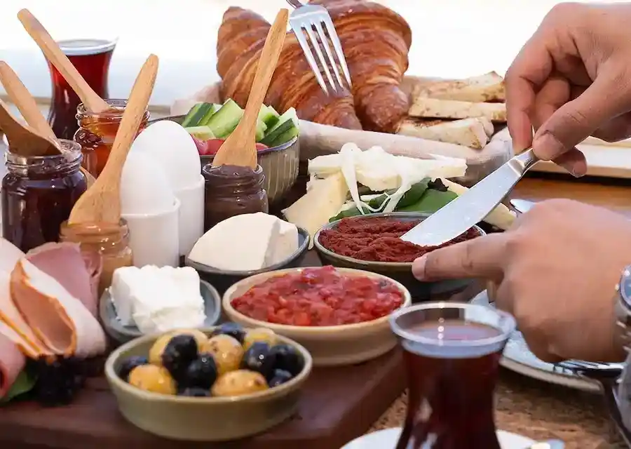 Gua Bistronomi Yeni Foça - İyi Masa