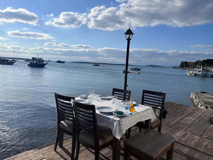 Ali'nin Yeri Ildırı Balık Restaurant - İyi Masa