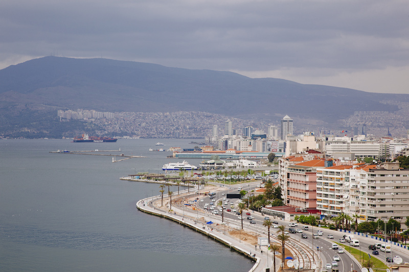 İzmir'de Manzaralı Restoranlar  - İyi Masa