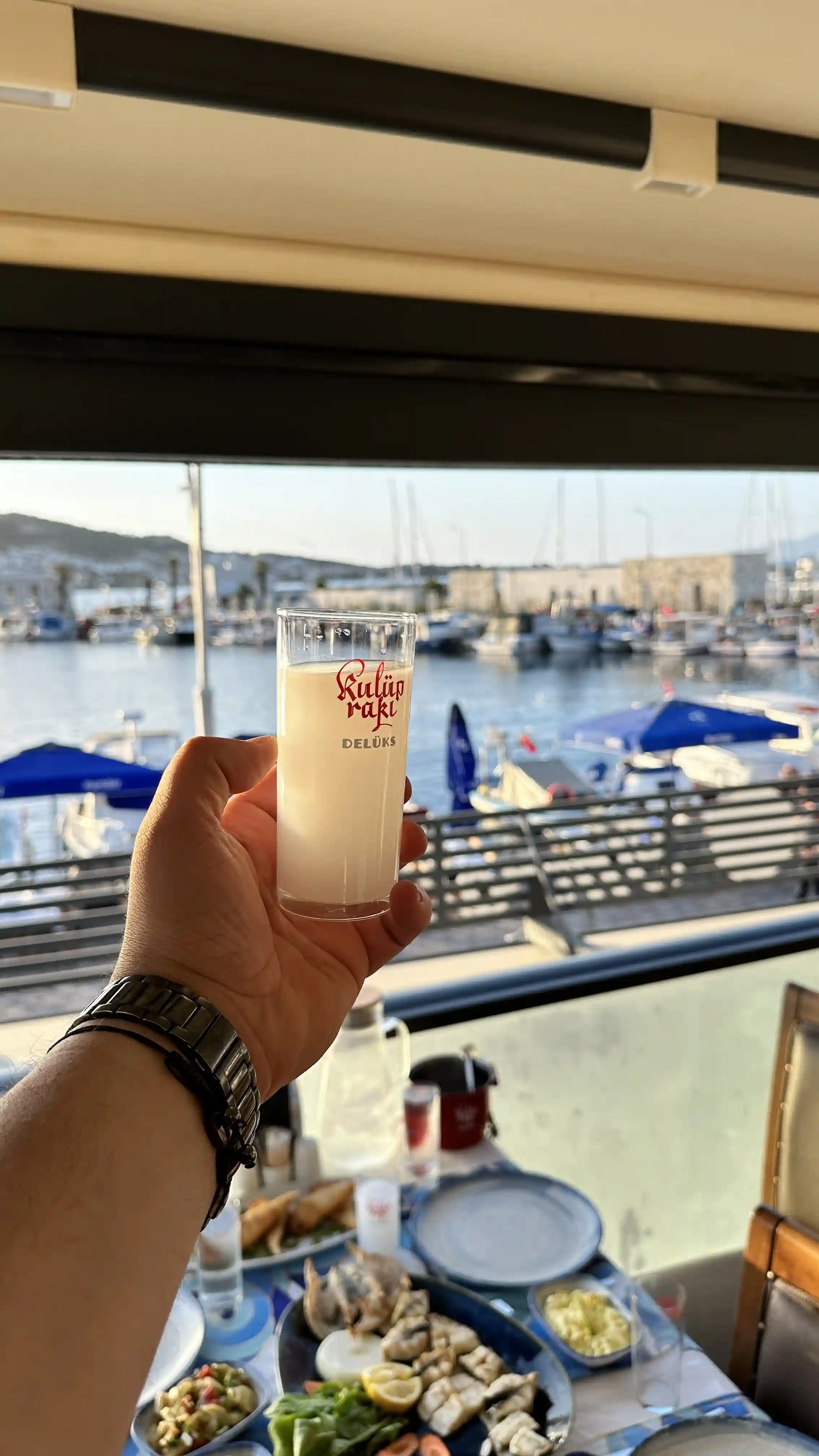 İmroz Restoran Yeni Foça - İyi Masa