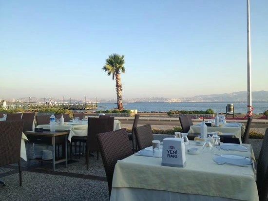 İzmir'de Deniz Ürünleri'ne  Doyabileceğiniz Mekanlar - İyi Masa