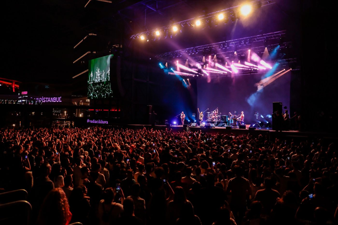 İzmir'deki En İyi Konser Mekânları - İyi Masa