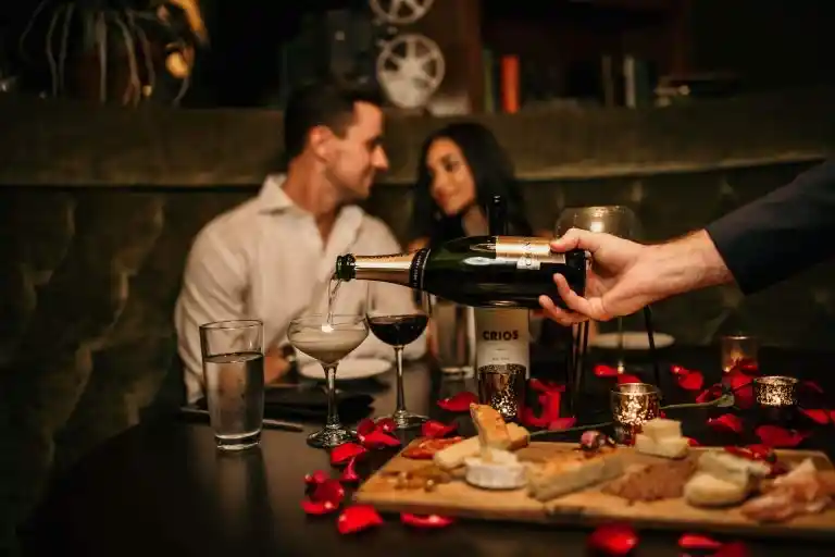 İzmir'de Romantik Akşam Yemeği İçin 10 Güzel Restoran - İyi Masa