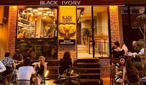 İzmir'de Arkadaşlarınızla Güzel Zaman Geçirip Kahve İçmek İçin Tercih Edebileceğiniz Cafeler - İyi Masa