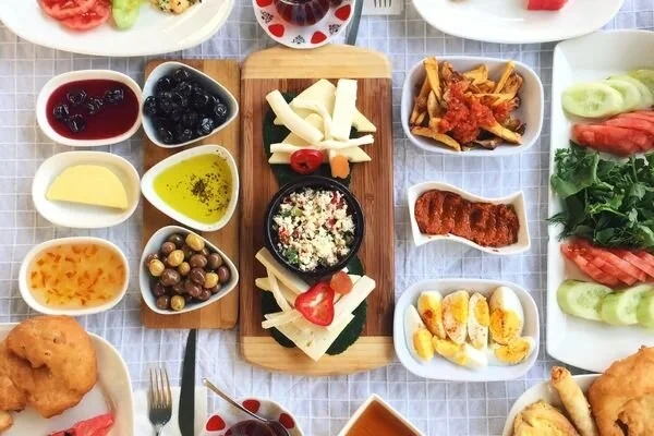 İzmir'de Güzel Kahvaltılar İçin Uğrayabileceğiniz Mekanlar - İyi Masa