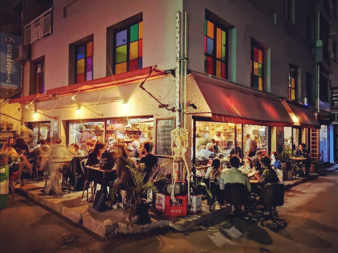 JUNKER Cafe & More - İyi Masa