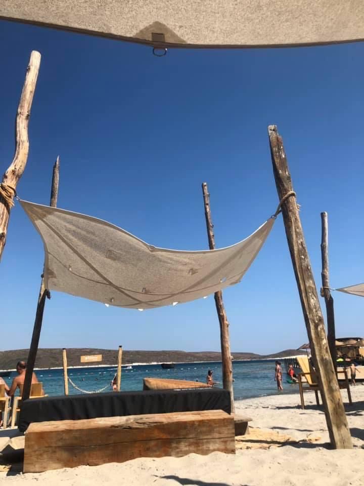 Plage İsolee Beach Alaçatı - İyi Masa