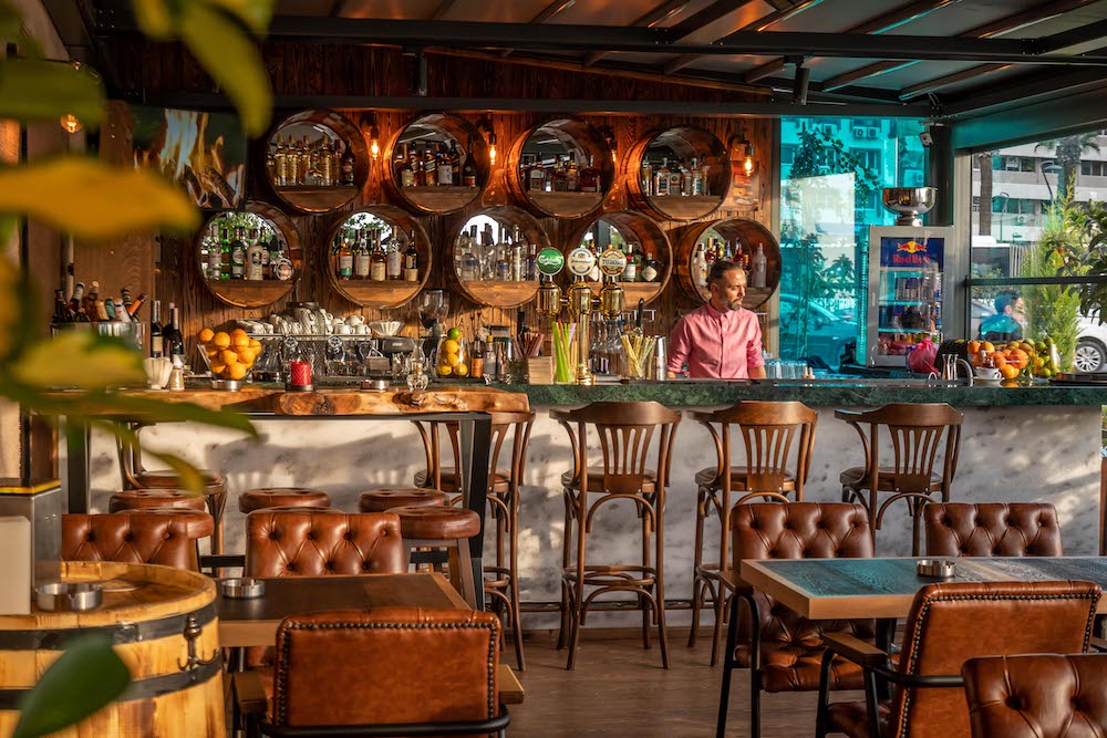 La Pierto Pub & Restaurant - İyi Masa