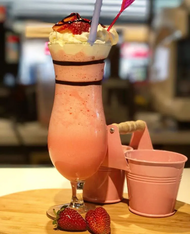 Limon Adam Cafe & Kitchen - İyi Masa
