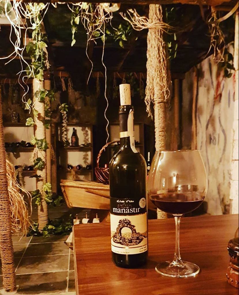 Madam Bordo & Şarap evi & Bar & Alsancak - İyi Masa