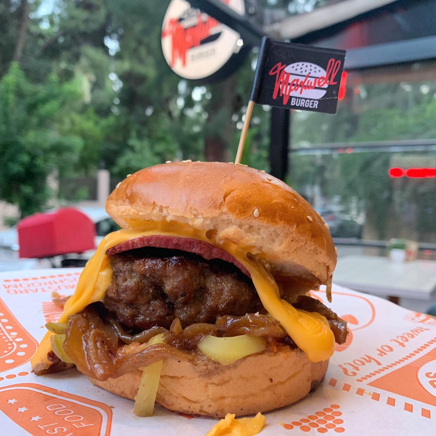 Maxwell Burger - İyi Masa