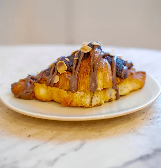 Monas Art Coffee Bakery - İyi Masa