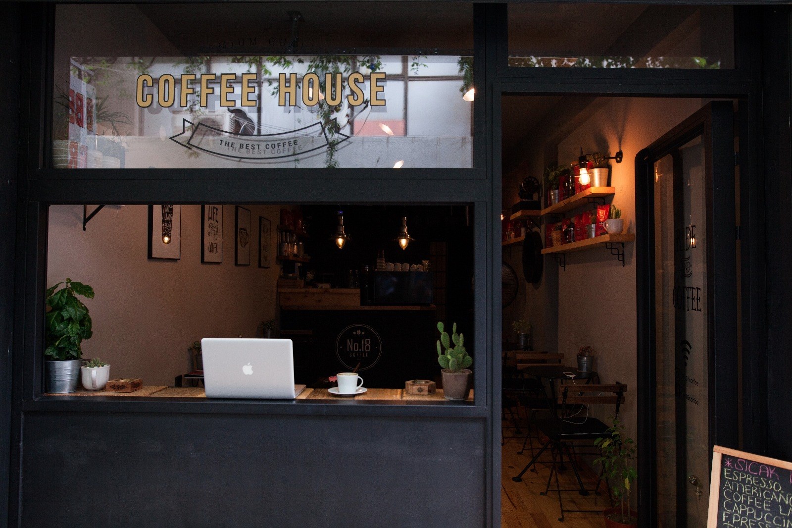 No.18 Coffee - İyi Masa