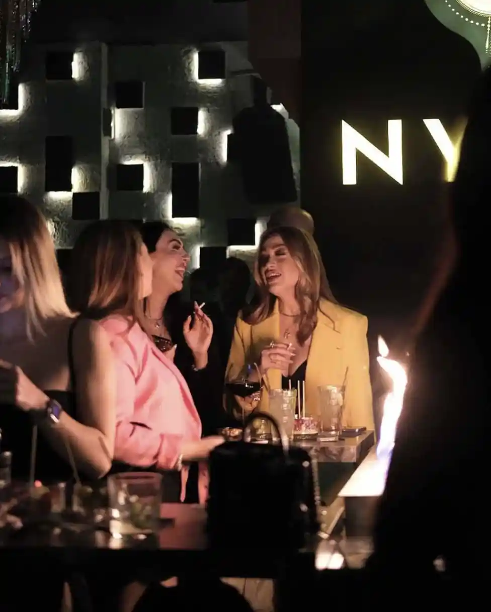 NYKS Cocktail Bar - İyi Masa