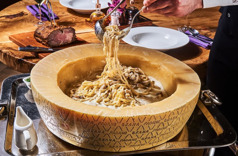  İzmir’de Parmesan Tekerinde Makarna Yapan Yerler - İyi Masa