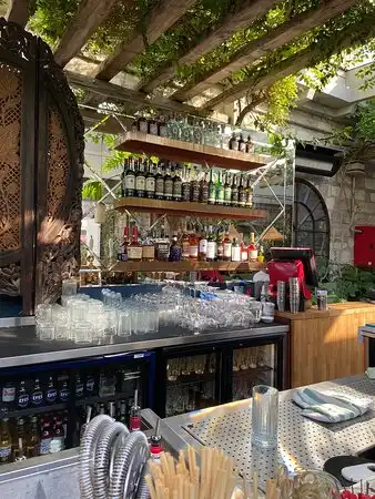 Rast Urla - İyi Masa