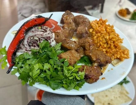 Şanlı Kebap Bornova - İyi Masa