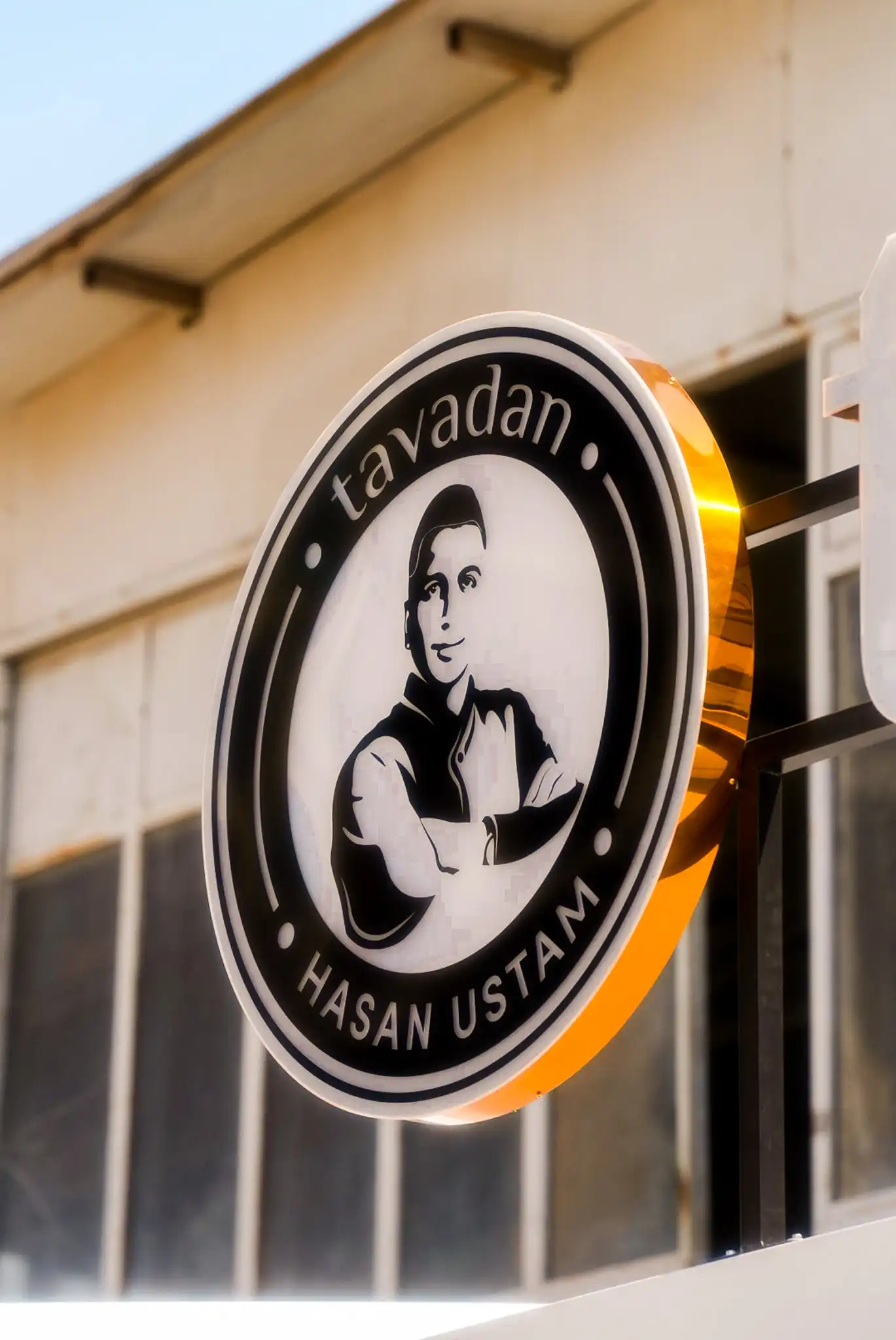 Tavadan Hasan Ustam - İyi Masa