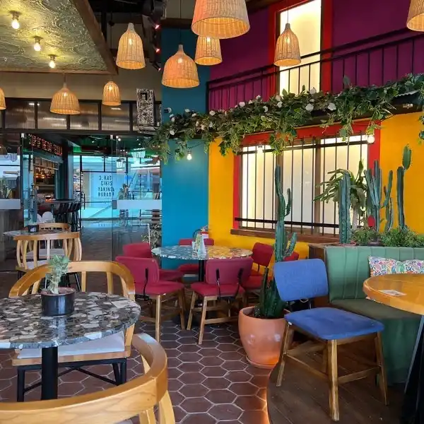 The Mexican Pub  - İyi Masa