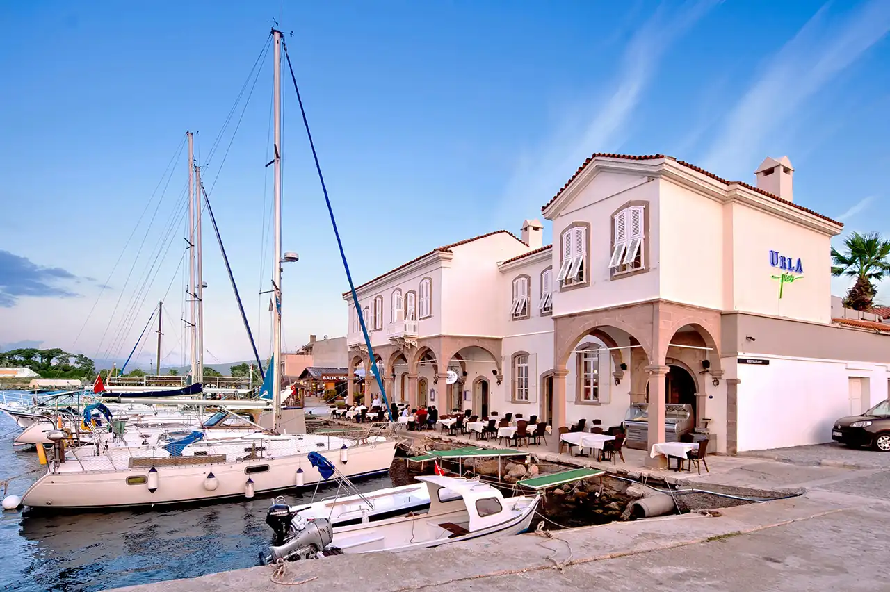 Urla Pier - İyi Masa