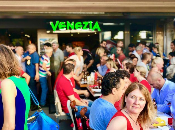 Venezia Cafe Bar - İyi Masa