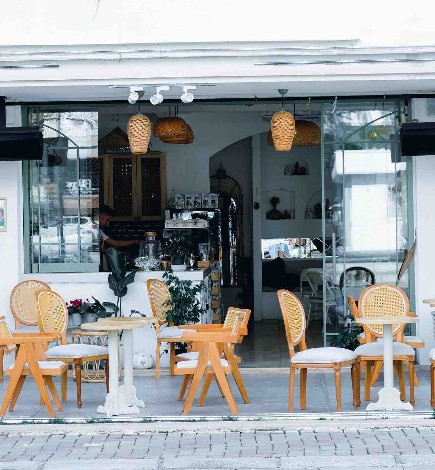 Wind Coffee Bostanlı - İyi Masa