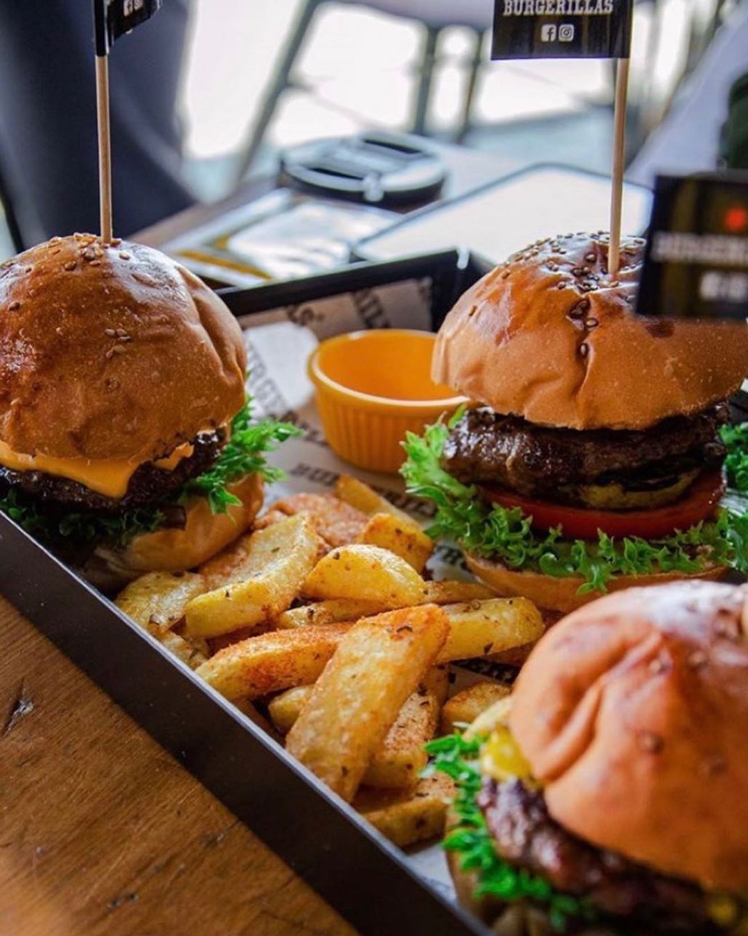 Tadına Doyulmaz Burgerler | İzmir Mekan Rehberi