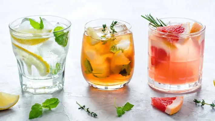 Evde Yapabileceğiniz 5 Kolay ve Lezzetli Kokteyl | İzmir Mekan Rehberi