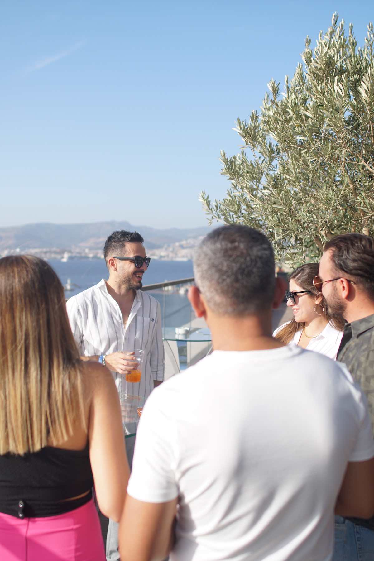 İZMİR ROOFTOP FESTİVAL 3000 KİŞİYİ AĞIRLADI! | İzmir Mekan Rehberi